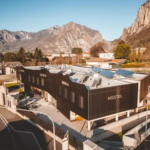& Albergue